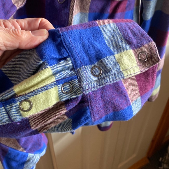 Free People NWT Izzy Cargo 100% Cotton Flannel Snap Close Shacket size small - Picture 10 of 13